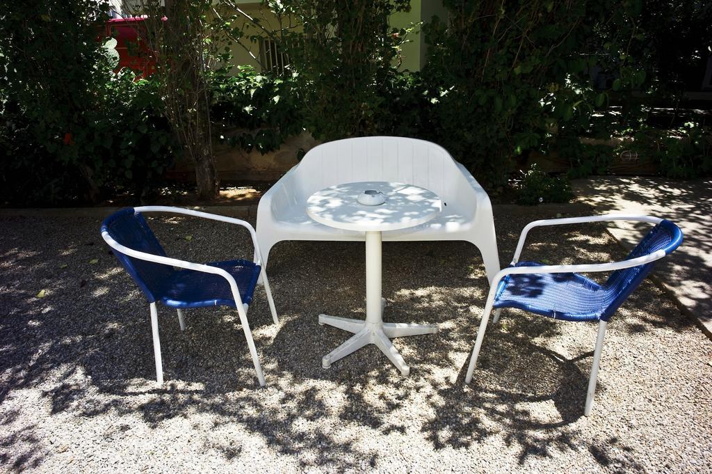 Anthea Apartments Palaiochora Oda fotoğraf