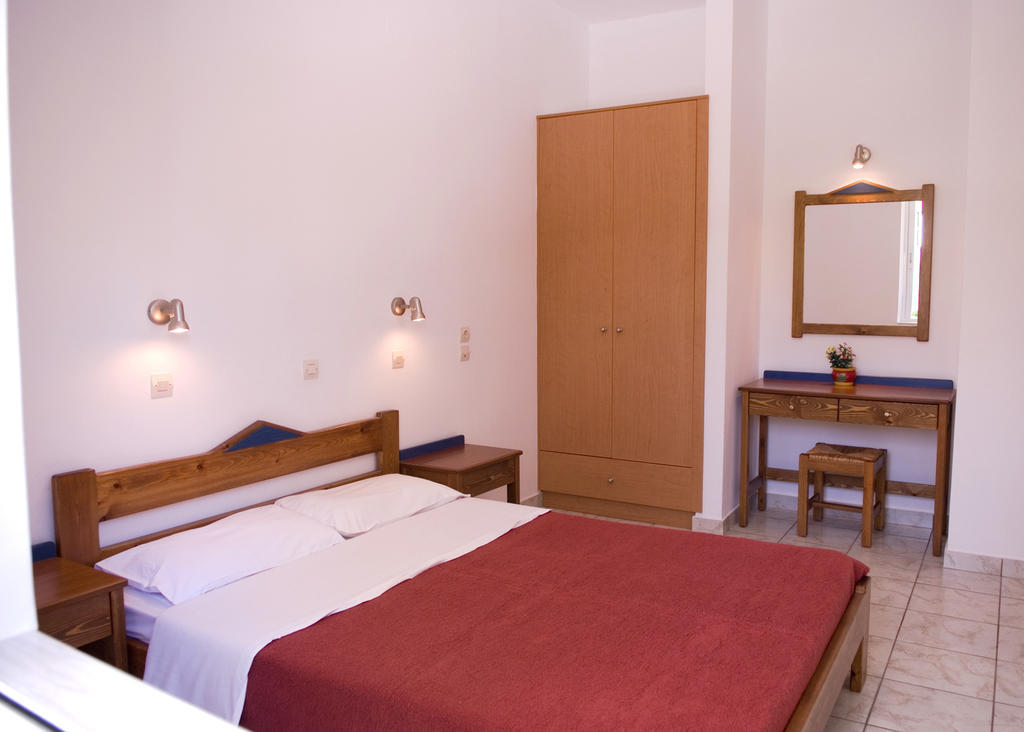 Anthea Apartments Palaiochora Oda fotoğraf